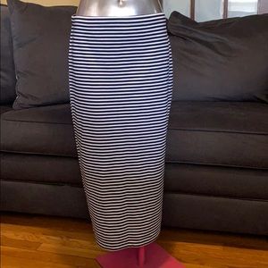 Max studio navy and white pencil skirt.
